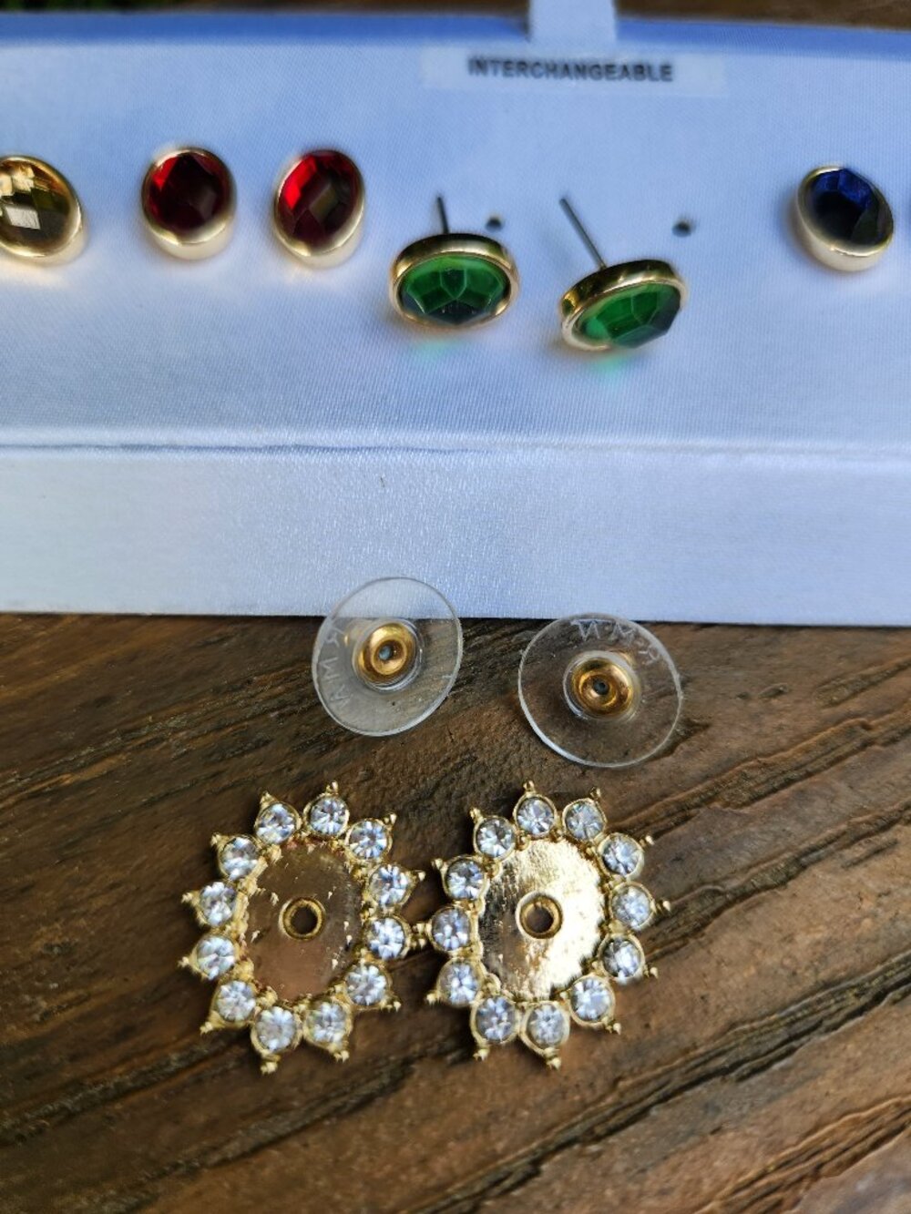 Interchangeable Gold-tone colored stone stud EARRING SET - 5 pairs - Picture 11 of 11